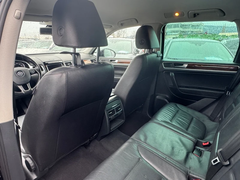 VW Touareg ТОП* СОБСТВЕН ЛИЗИНГ, снимка 14 - Автомобили и джипове - 53281445