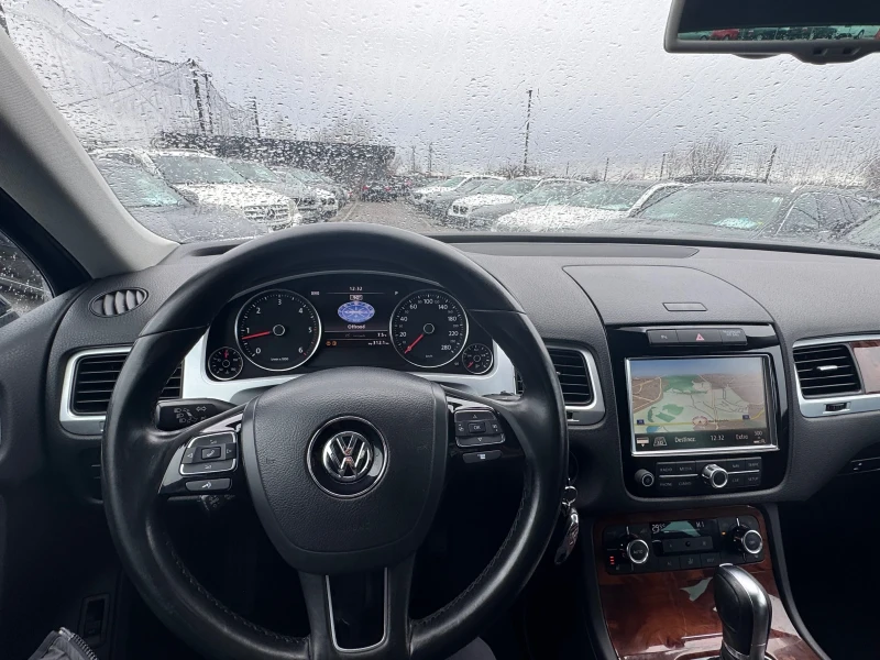 VW Touareg ТОП* СОБСТВЕН ЛИЗИНГ, снимка 10 - Автомобили и джипове - 53281445
