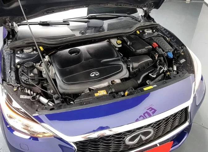 Infiniti Q30 2.0 Premium - изображение 6