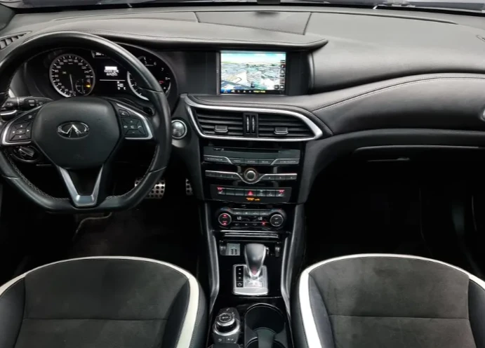 Infiniti Q30 2.0 Premium - изображение 7