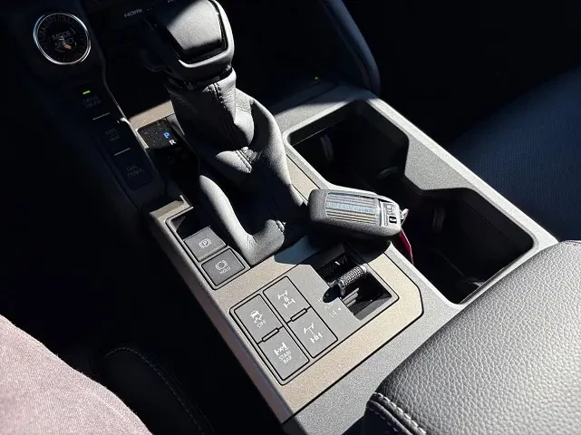Toyota Land cruiser 2.8 D-4D = NEW = Lounge Гаранция, снимка 10 - Автомобили и джипове - 55736191