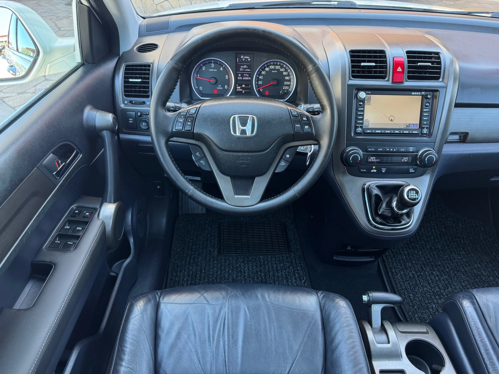Honda Cr-v 2.2D* 100%km* FACE* PANORAMA* KAMERA* 6sk* LIZING* - изображение 3