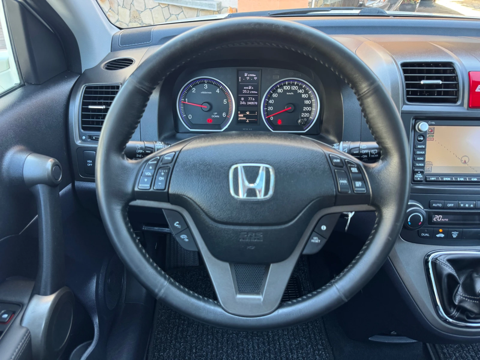 Honda Cr-v 2.2D* 100%km* FACE* PANORAMA* KAMERA* 6sk* LIZING* - изображение 7
