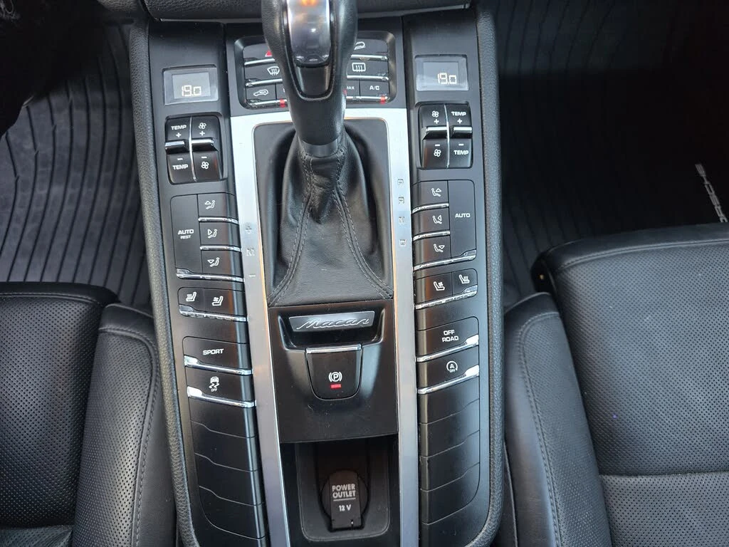 Porsche Macan Sport Chrono AWD * АвтоКредит* (Цена до БГ), снимка 15 - Автомобили и джипове - 53738417