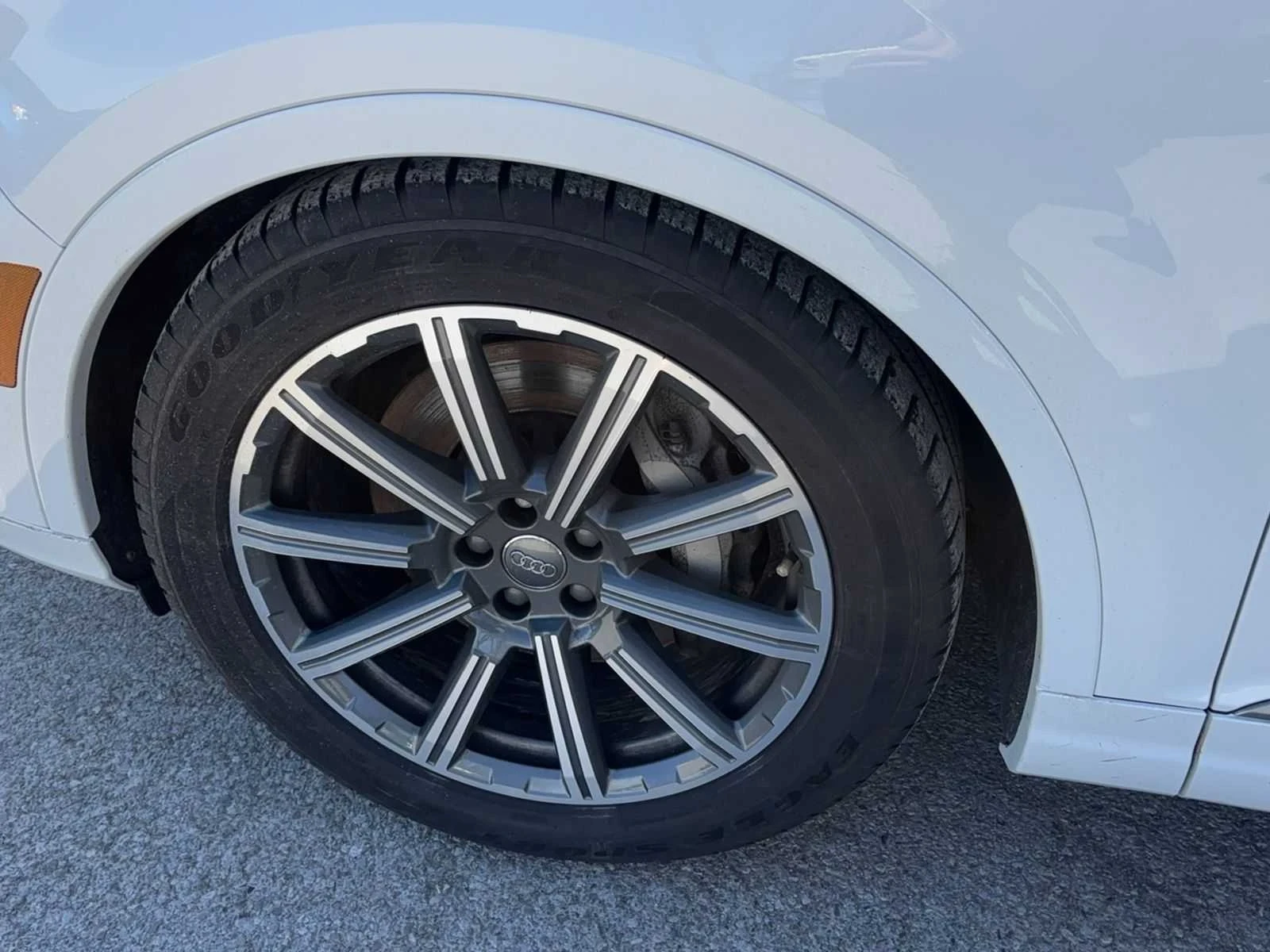 Audi Q7 TECHNIK * CAR FAX * АВТО КРЕДИТ * КЛИП НА МОТОР, снимка 8 - Автомобили и джипове - 54056028