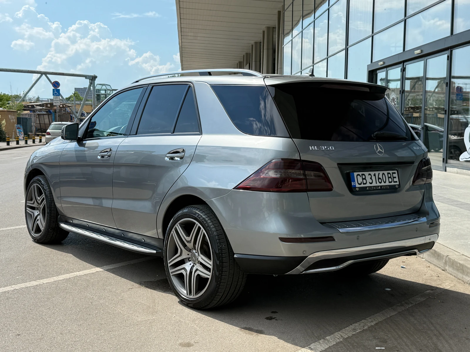Mercedes-Benz ML 350 6 МЕСЕЦА ГАРАНЦИЯ/306к.с Подгрев/Панорама/Пружини, снимка 3 - Автомобили и джипове - 54720897