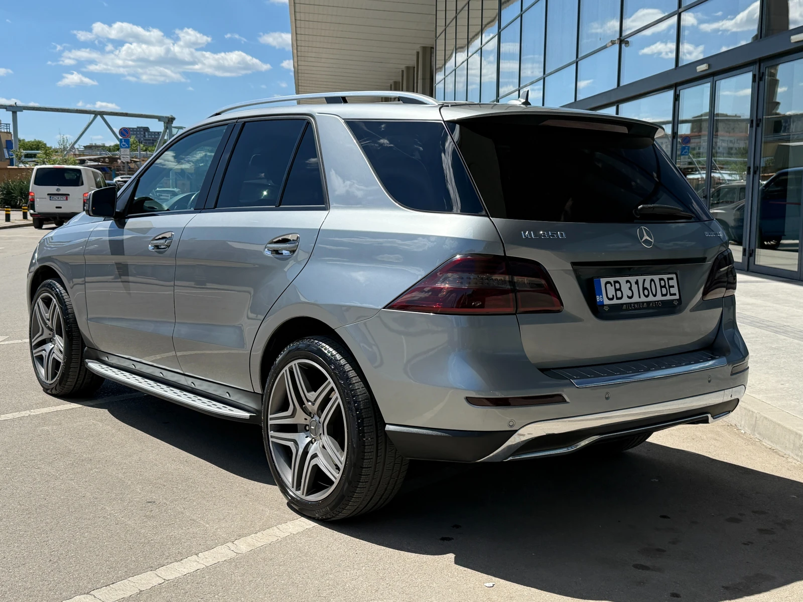 Mercedes-Benz ML 350 6 МЕСЕЦА ГАРАНЦИЯ/306к.с Подгрев/Панорама/Пружини, снимка 3 - Автомобили и джипове - 54720897