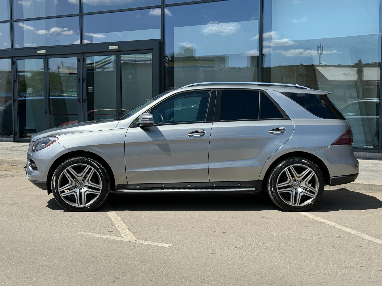 Mercedes-Benz ML 350 6 МЕСЕЦА ГАРАНЦИЯ/306к.с Подгрев/Панорама/Пружини, снимка 2 - Автомобили и джипове - 54720897