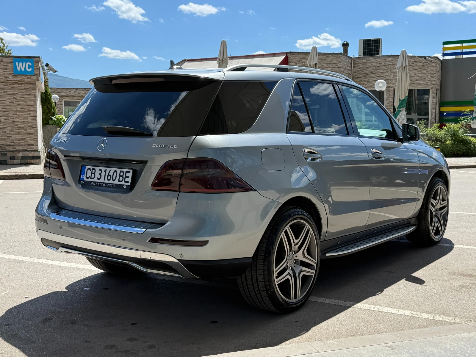 Mercedes-Benz ML 350 6 МЕСЕЦА ГАРАНЦИЯ/306к.с Подгрев/Панорама/Пружини, снимка 4 - Автомобили и джипове - 54720897