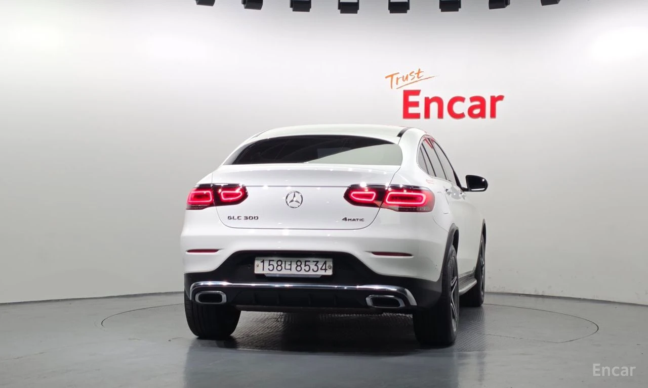 Mercedes-Benz GLC 300 AMG* LINE* ДИГИТАЛНО* ТАБЛО* 360КАМЕРА* ДИСТРОНИК*, снимка 4 - Автомобили и джипове - 54933958