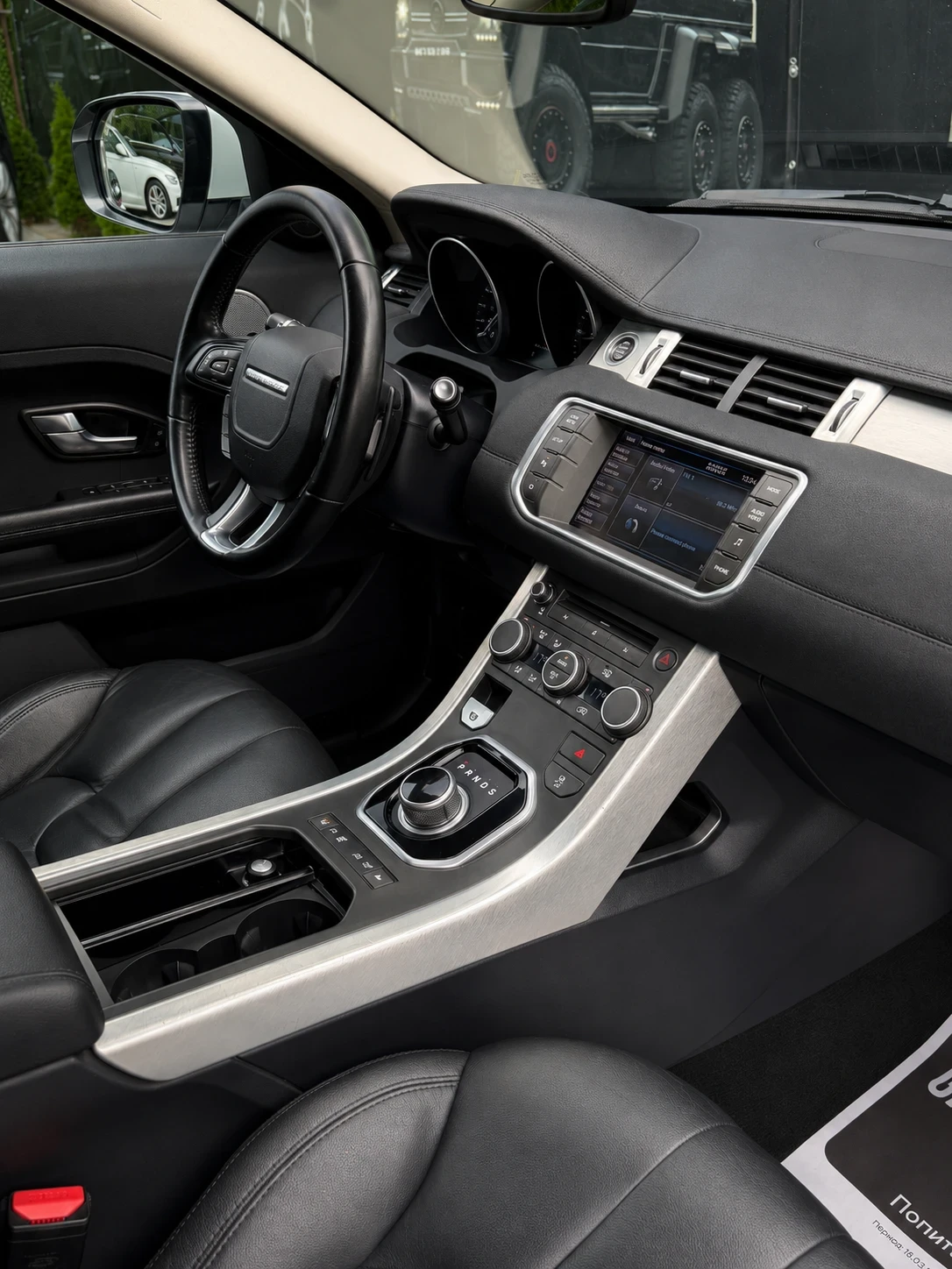 Land Rover Range Rover Evoque 2.2TD4| 150HP| MERIDIAN| NAVI| СОБСТВЕН ЛИЗИНГ, снимка 15 - Автомобили и джипове - 55253393