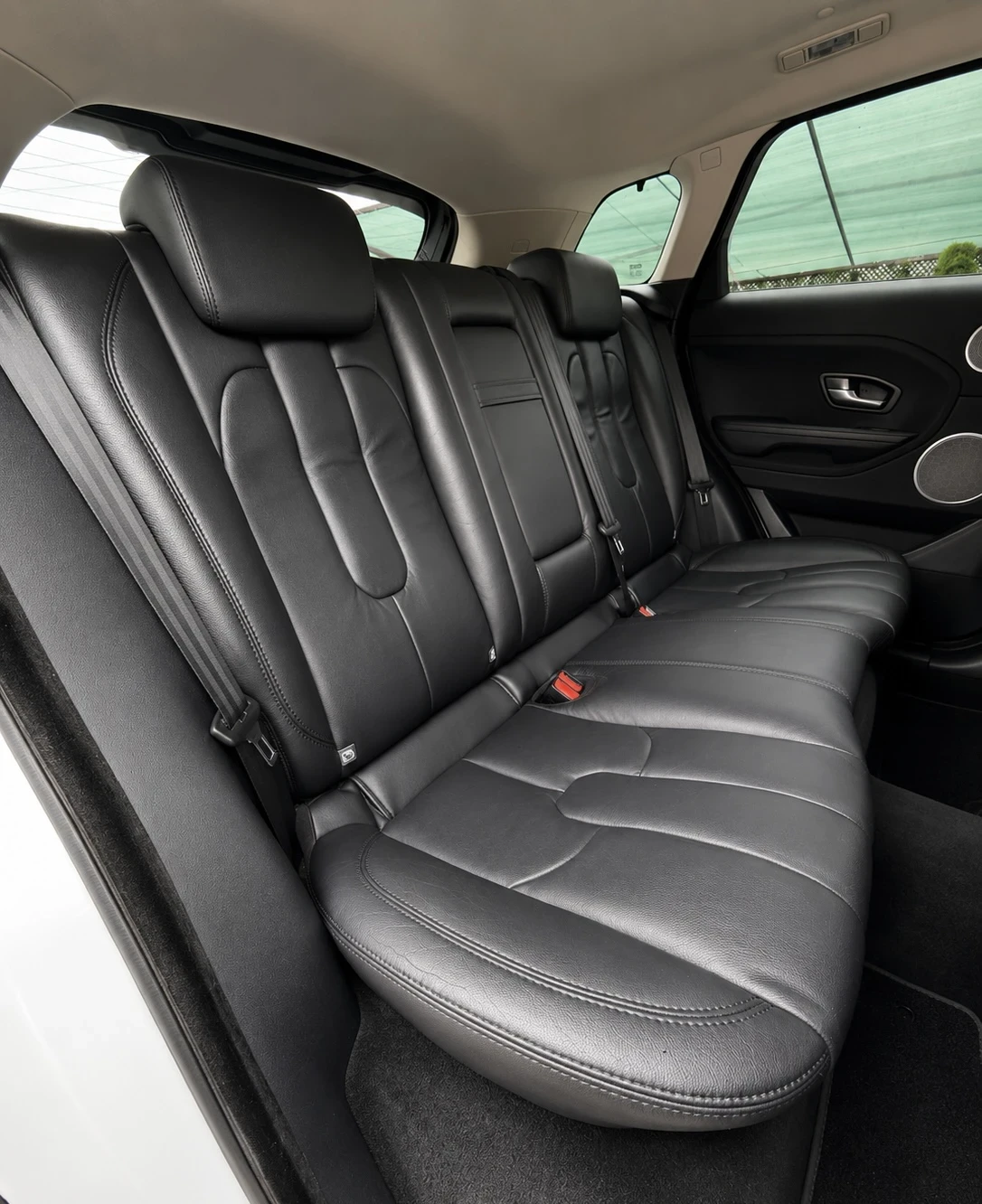 Land Rover Range Rover Evoque 2.2TD4| 150HP| MERIDIAN| NAVI| СОБСТВЕН ЛИЗИНГ, снимка 12 - Автомобили и джипове - 55253393