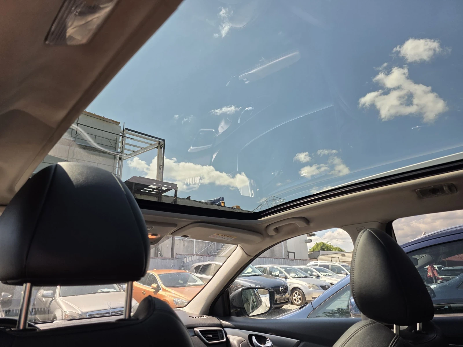 Nissan Qashqai 1.2 PANORAMA, снимка 9 - Автомобили и джипове - 55390533