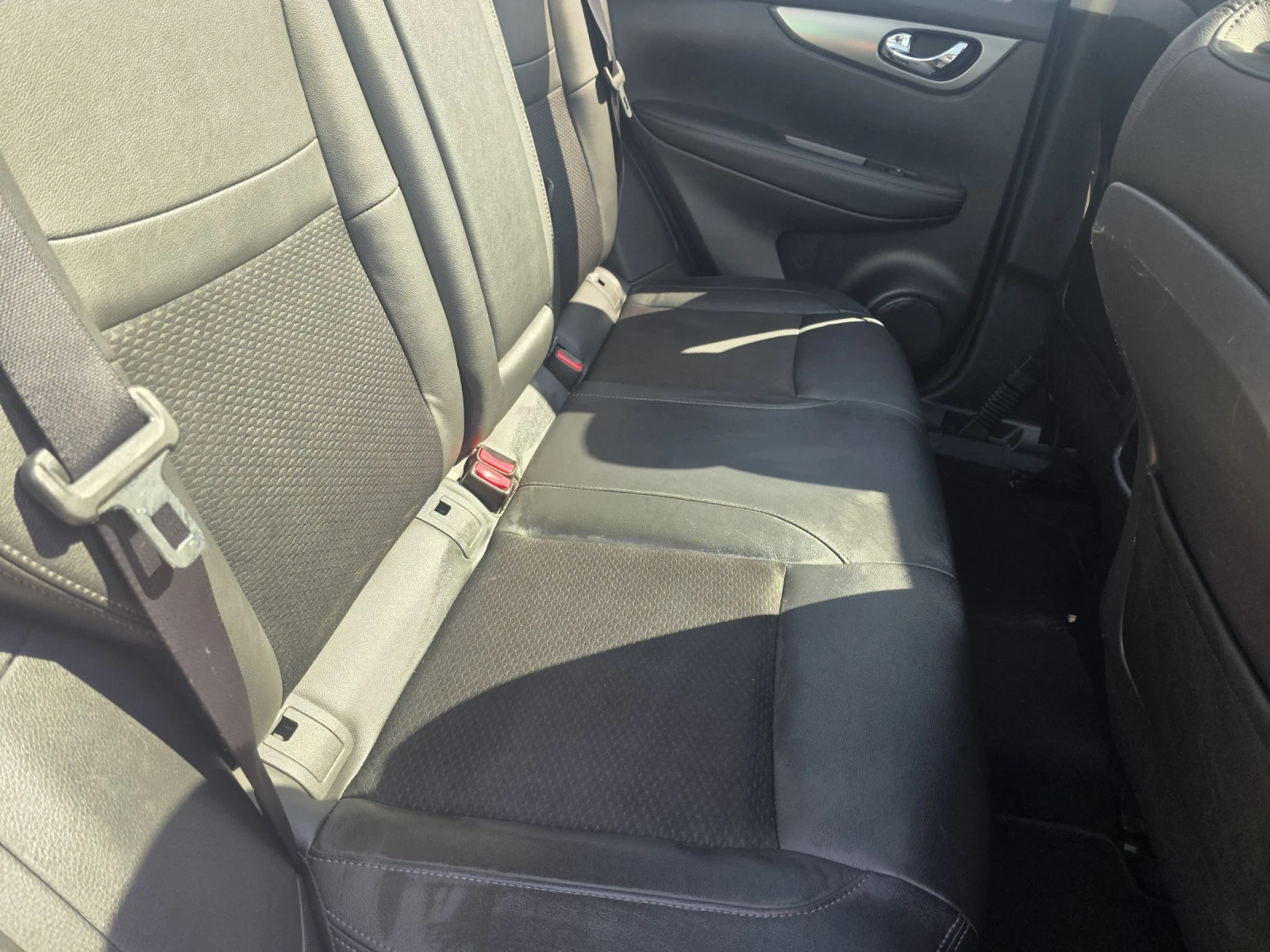 Nissan Qashqai 1.2 PANORAMA, снимка 14 - Автомобили и джипове - 55390533