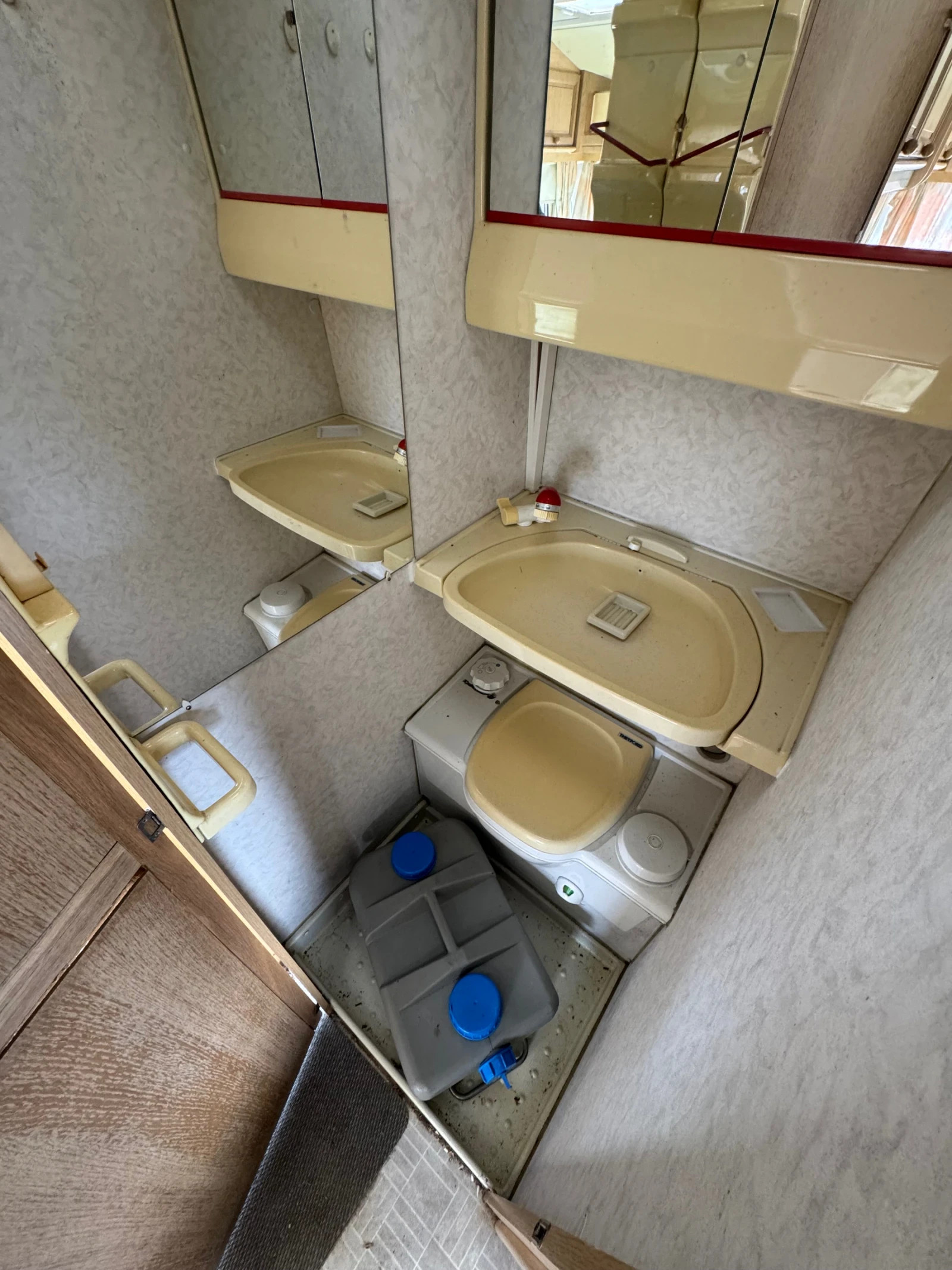 Каравана Chateau, снимка 13 - Каравани и кемпери - 53926593