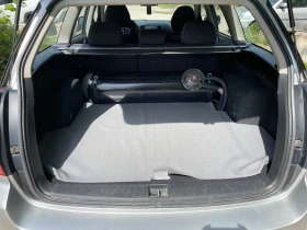 Subaru Legacy Комби, снимка 11
