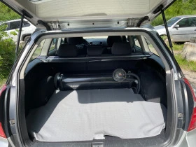 Subaru Legacy Комби, снимка 10