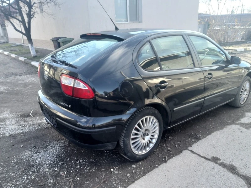 Seat Leon 1.8 Т 4x4, снимка 2 - Автомобили и джипове - 47385592