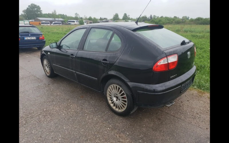 Seat Leon 1.8 Т 4x4, снимка 11 - Автомобили и джипове - 47385592