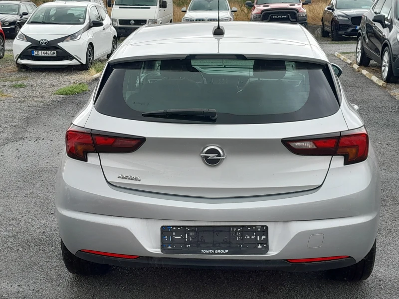 Opel Astra 1.6cdti, снимка 5 - Автомобили и джипове - 47203931