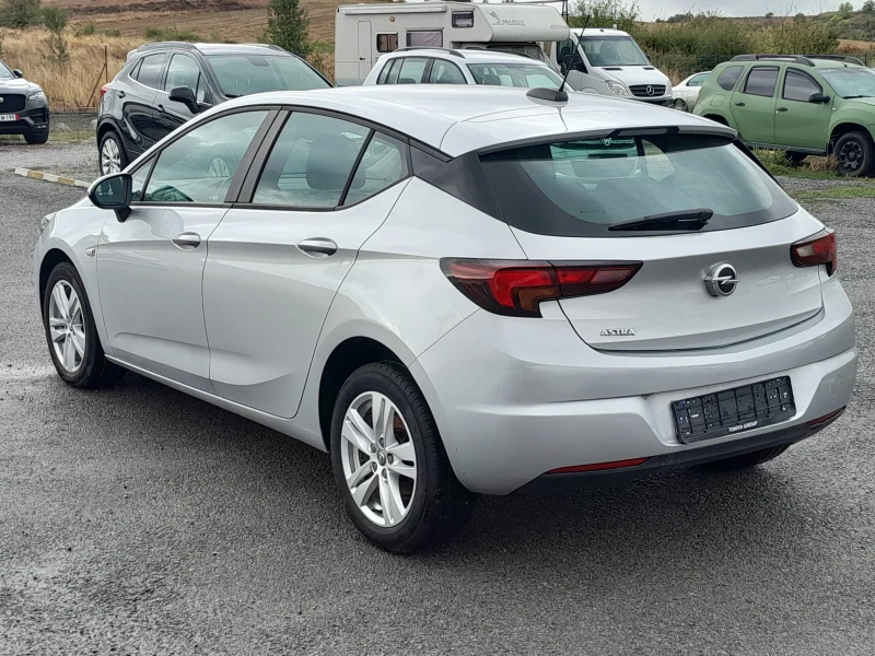 Opel Astra 1.6cdti, снимка 4 - Автомобили и джипове - 47203931