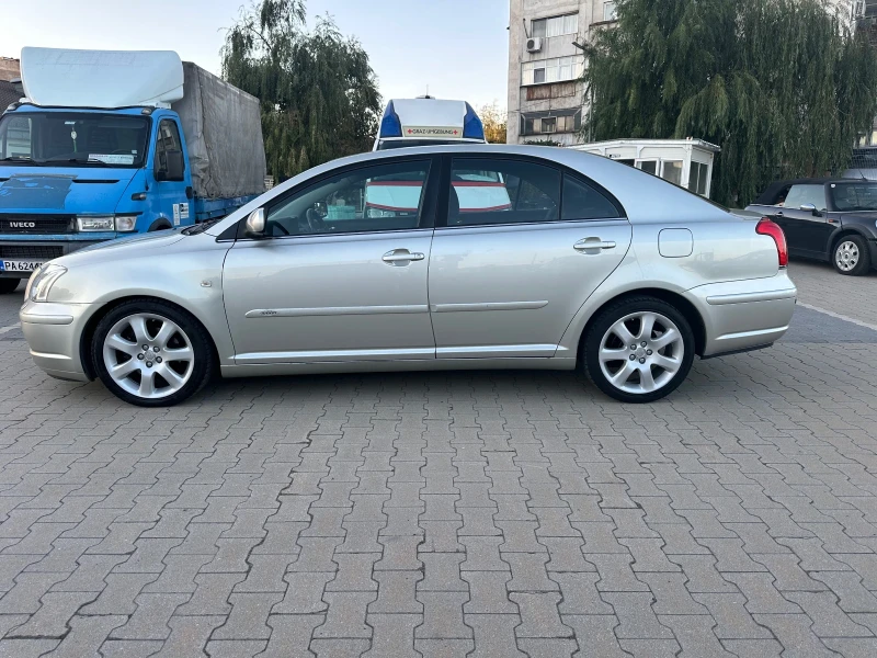 Toyota Avensis 2.0, снимка 7 - Автомобили и джипове - 47601434