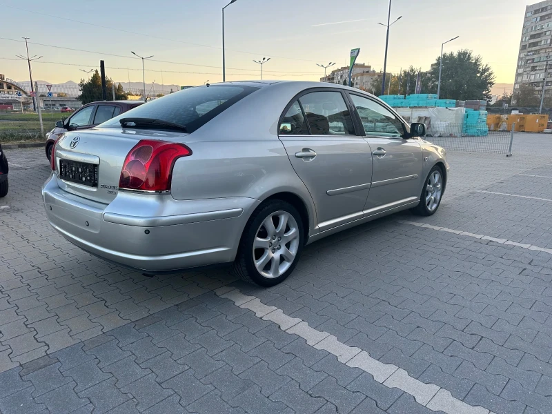 Toyota Avensis 2.0, снимка 4 - Автомобили и джипове - 47601434