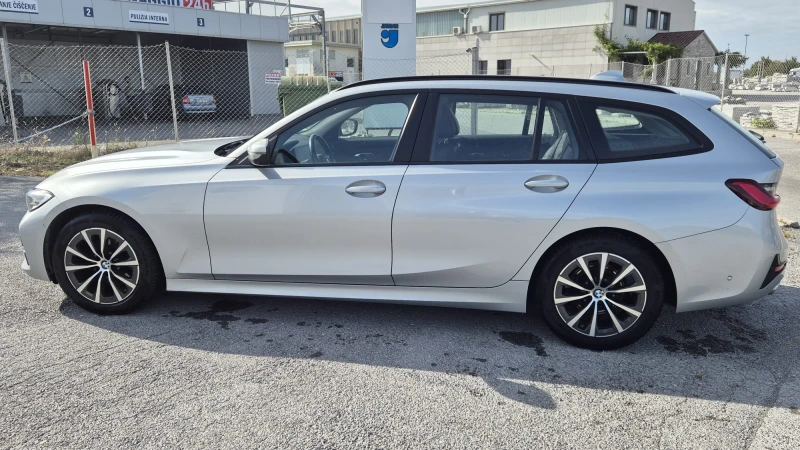 BMW 320 HARMAN/360/PANORAMA/HEAD-UP, снимка 4 - Автомобили и джипове - 47635334