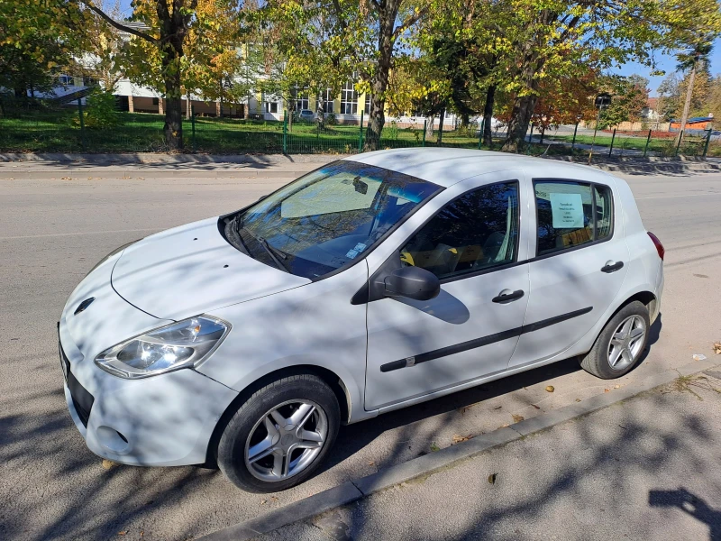 Renault Clio, снимка 4 - Автомобили и джипове - 47734542