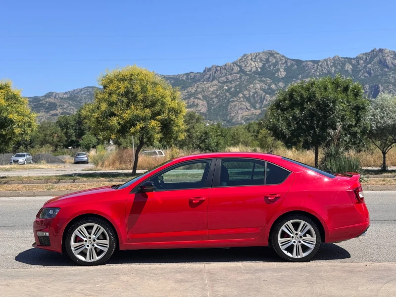 Skoda Octavia VRS 2.0TDI DSG 184ps * Carbon* Canton* ПЕРФЕКТЕН* , снимка 2 - Автомобили и джипове - 48891279