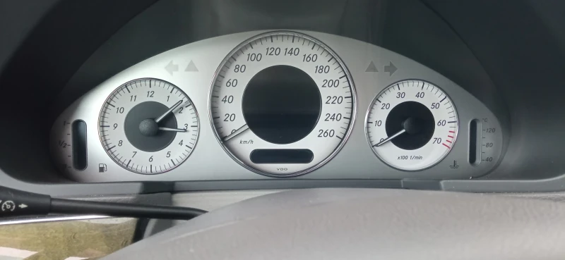 Mercedes-Benz E 350, снимка 9 - Автомобили и джипове - 51661267