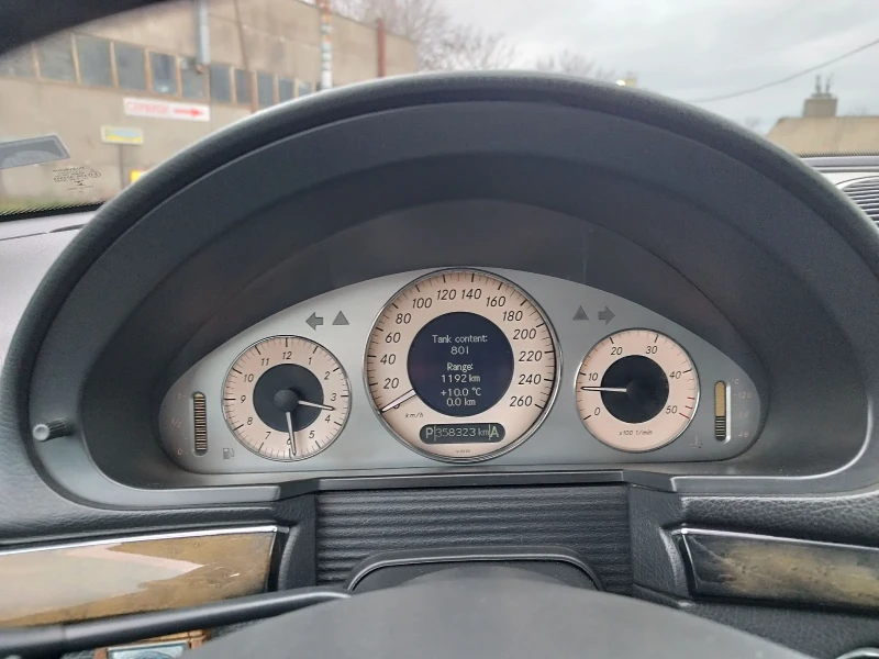 Mercedes-Benz E 320 Avantgarde 3.2 204hp, снимка 14 - Автомобили и джипове - 52896169