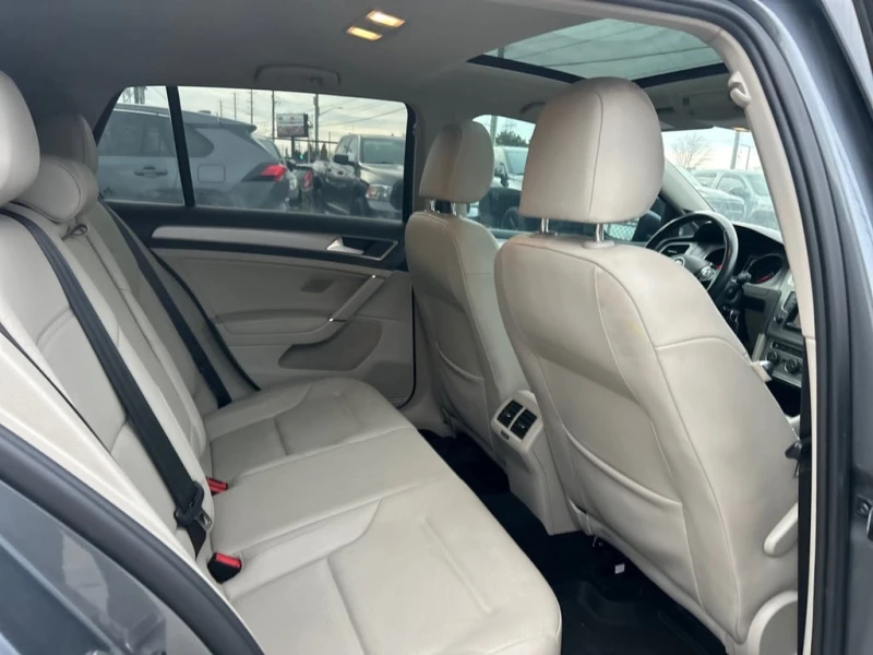 VW Golf * HIGHLINE | LEATHER | SUNROOF | NAVIGATION | * CA, снимка 13 - Автомобили и джипове - 52996437