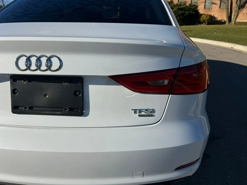 Audi A3 QUATTRO* PROGRESIV* KEYLESS АвтоКредит(ЦЕНА ДО БГ), снимка 5 - Автомобили и джипове - 53540624