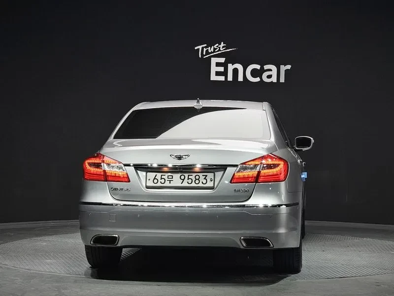 Hyundai Genesis 3.3, снимка 4 - Автомобили и джипове - 54618157