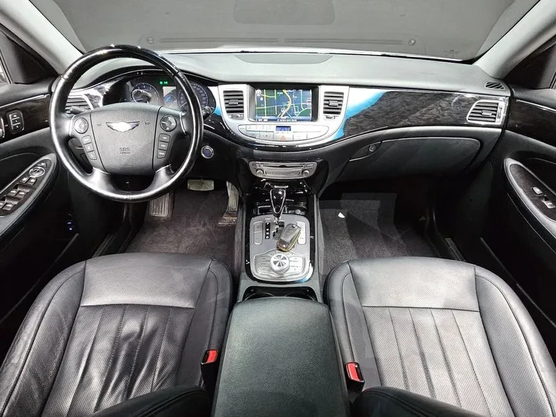 Hyundai Genesis 3.3, снимка 7 - Автомобили и джипове - 54618157