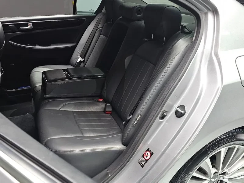 Hyundai Genesis 3.3, снимка 12 - Автомобили и джипове - 54618157
