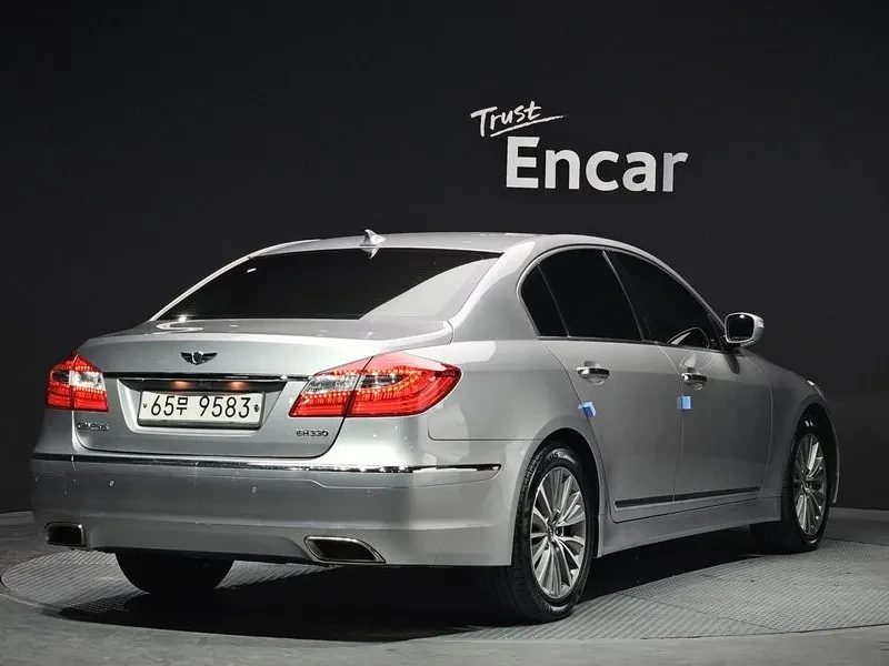 Hyundai Genesis 3.3, снимка 2 - Автомобили и джипове - 54618157