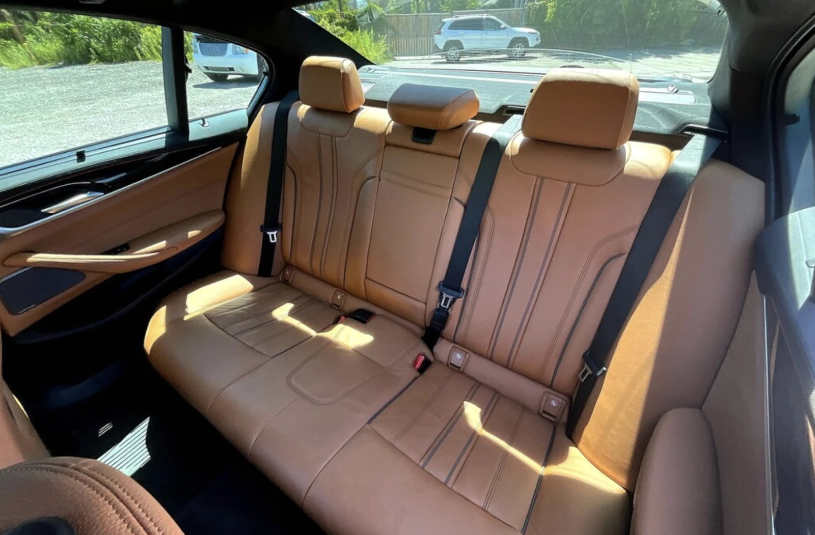 BMW 540 2020 BMW 5 Series 540iX - изображение 10