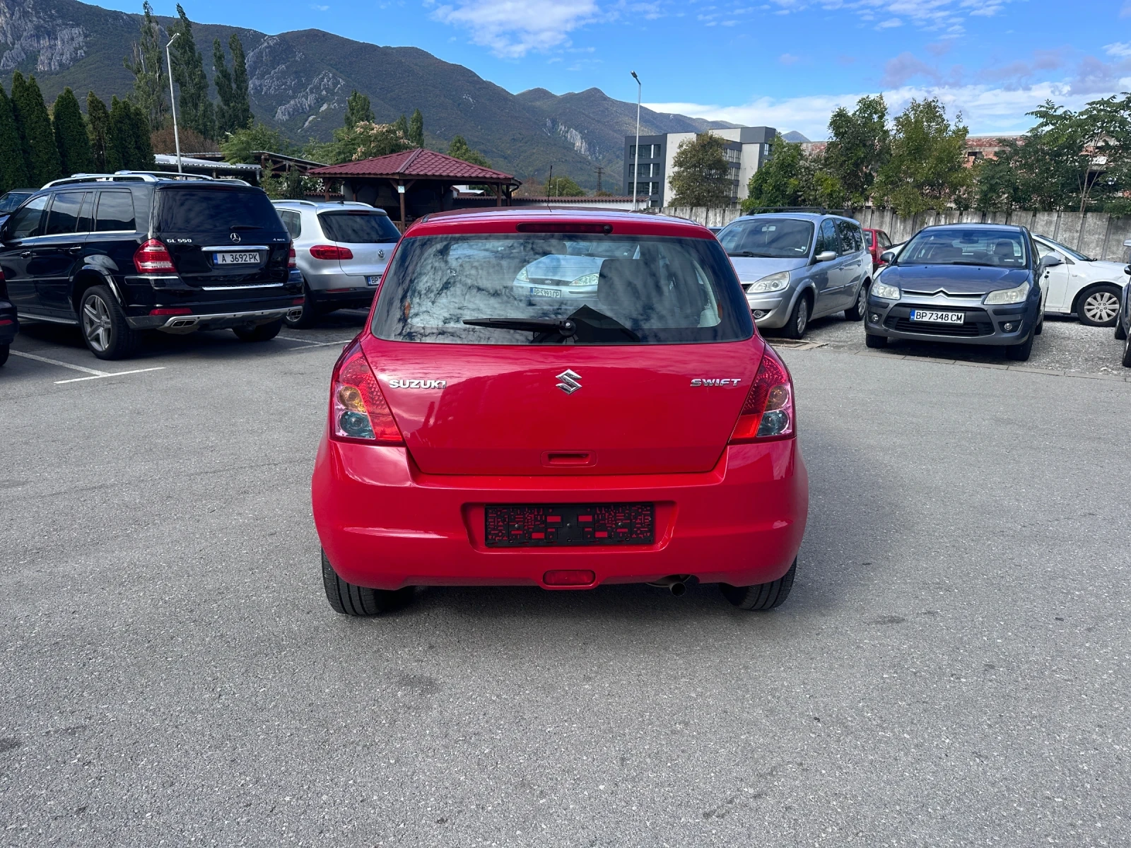 Suzuki Swift 1.3i - КЛИМАТИК - РЕАЛНИ КИЛОМЕТРИ - изображение 6