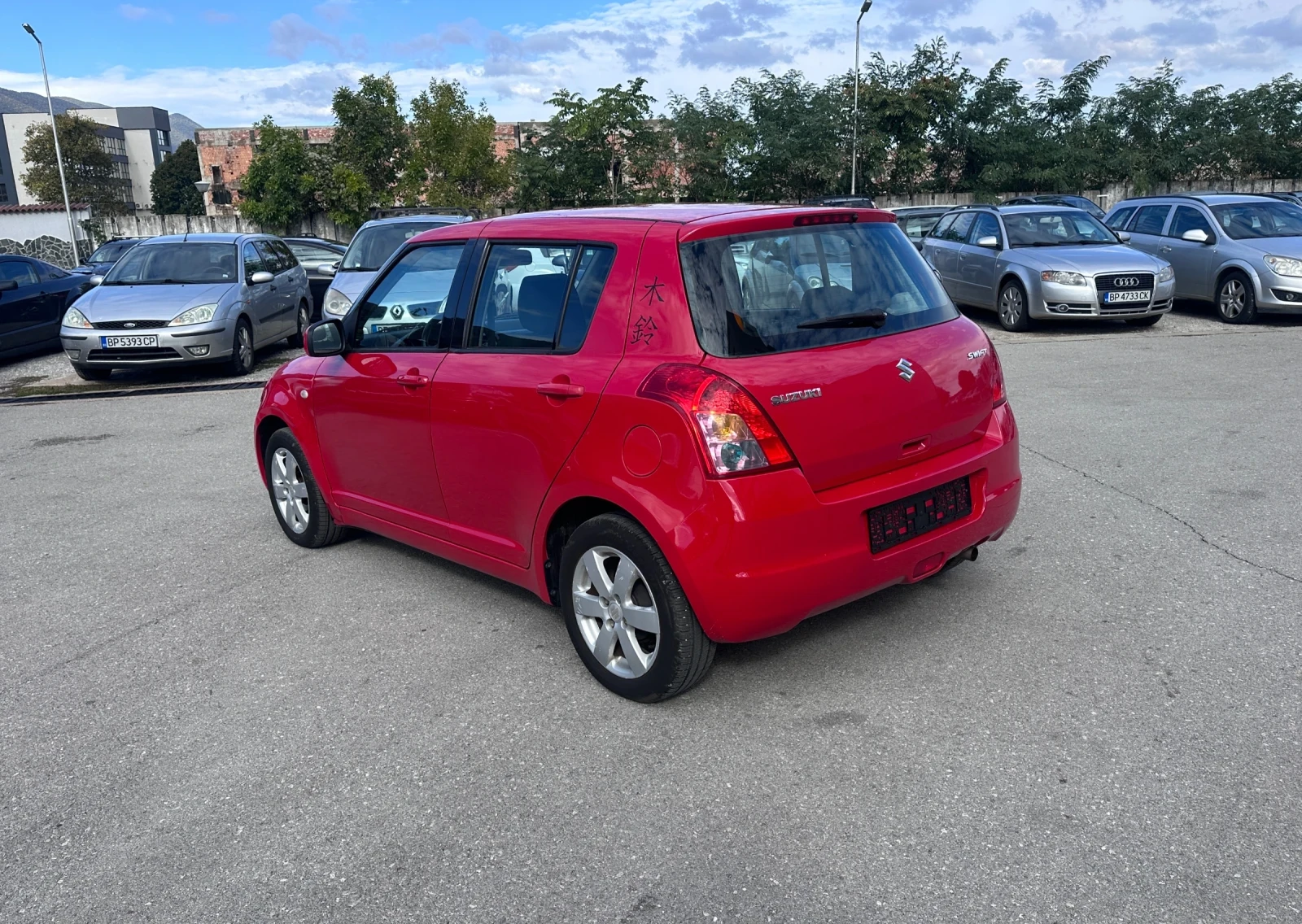 Suzuki Swift 1.3i - КЛИМАТИК - РЕАЛНИ КИЛОМЕТРИ - изображение 7