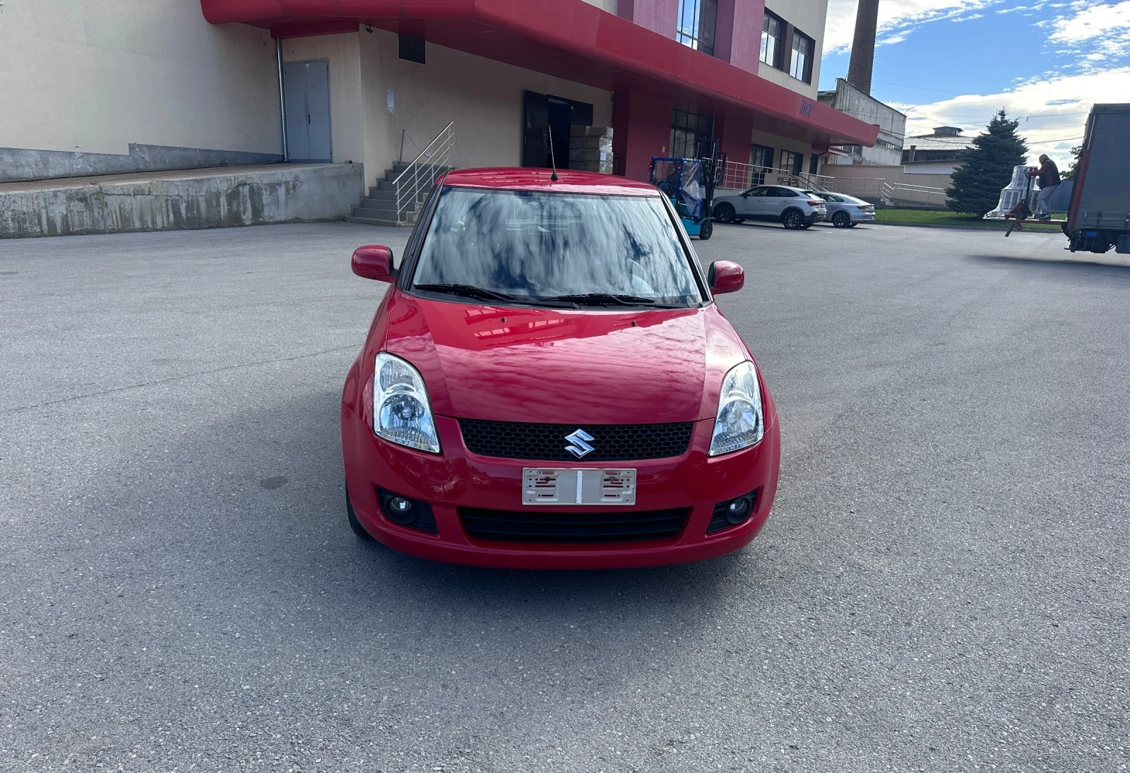 Suzuki Swift 1.3i - КЛИМАТИК - РЕАЛНИ КИЛОМЕТРИ - изображение 2