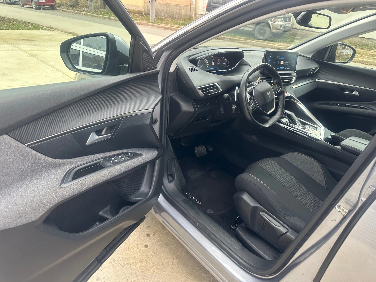 Peugeot 3008 1.5 Blue-hdi EAT8 - изображение 10