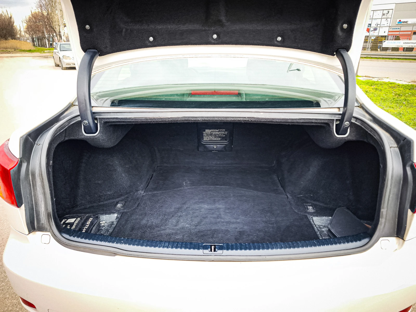 Lexus IS 220d | Mobile.bg � ����������� 8