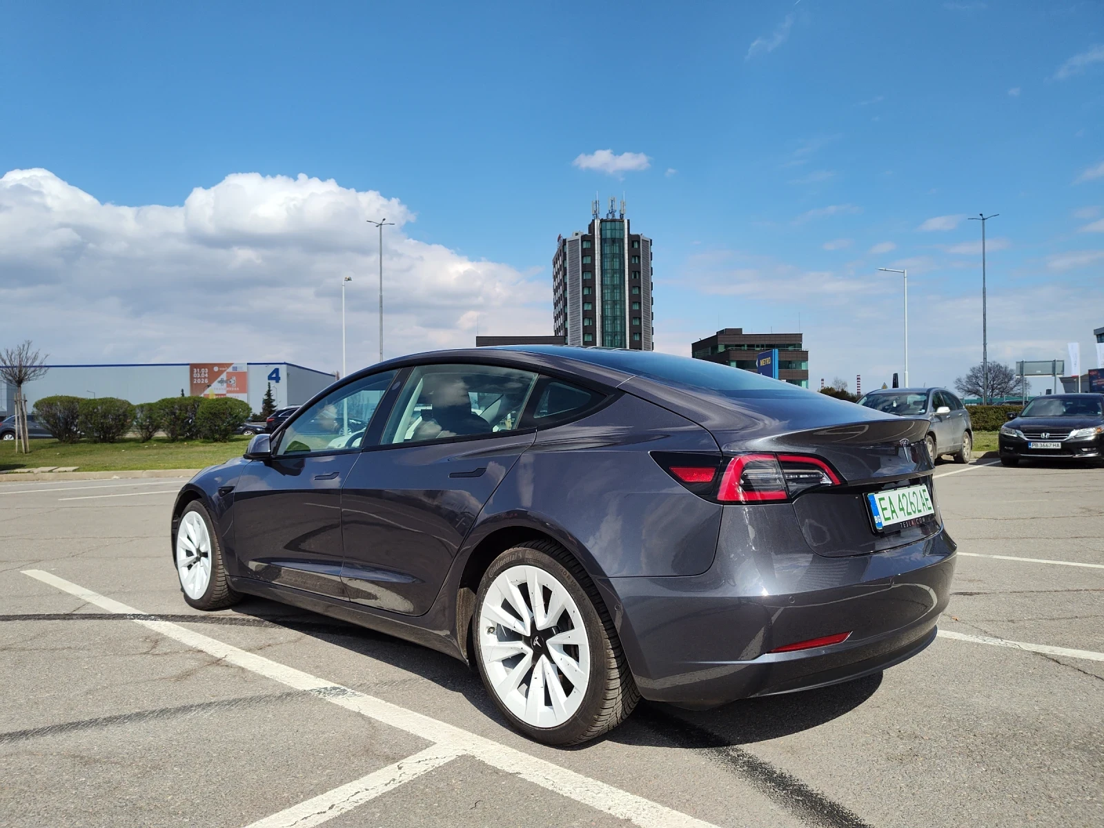 Tesla Model 3 55 LFP, снимка 3 - Автомобили и джипове - 53976173
