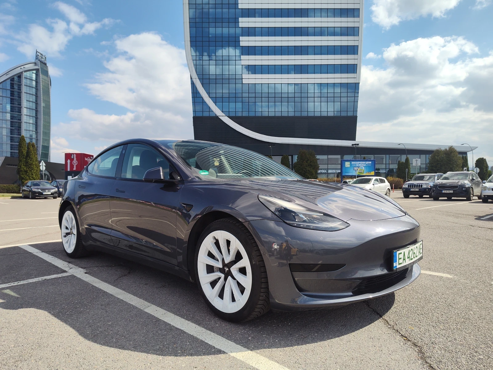 Tesla Model 3 55 LFP, снимка 2 - Автомобили и джипове - 53976173