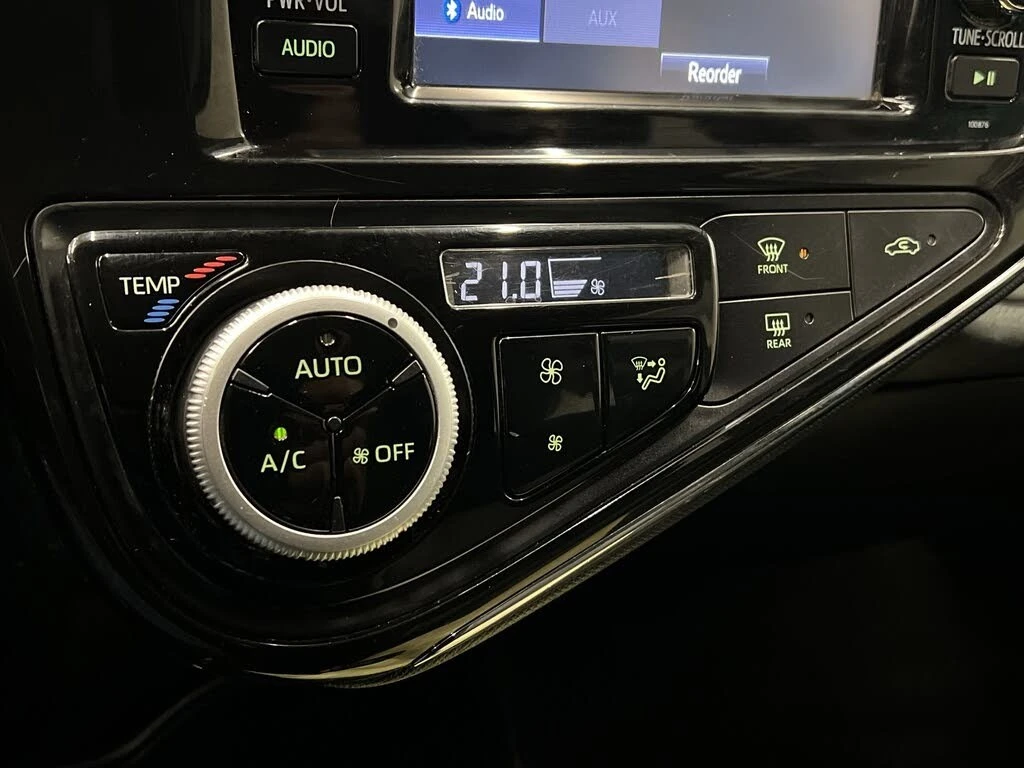 Toyota Prius C* АвтоКредит* (ЦЕНА ДО БГ), снимка 13 - Автомобили и джипове - 54068677