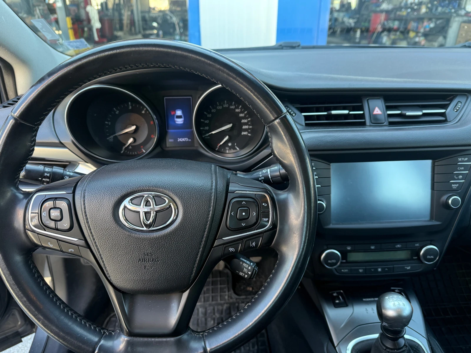 Toyota Avensis 2.0D 143HP, снимка 10 - Автомобили и джипове - 54116225