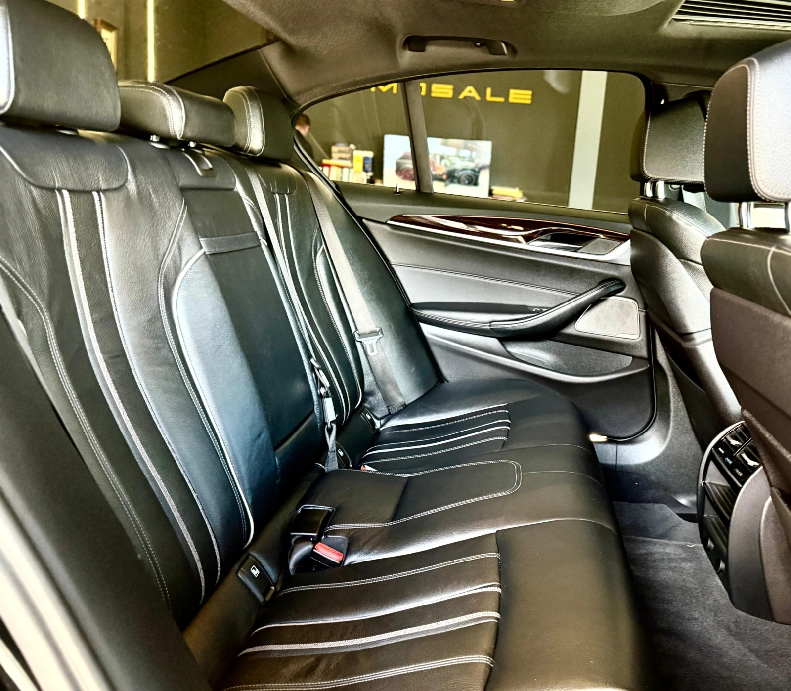 BMW 530 xDrive* Harmann* Sport Line* Лизинг, снимка 13 - Автомобили и джипове - 54219961