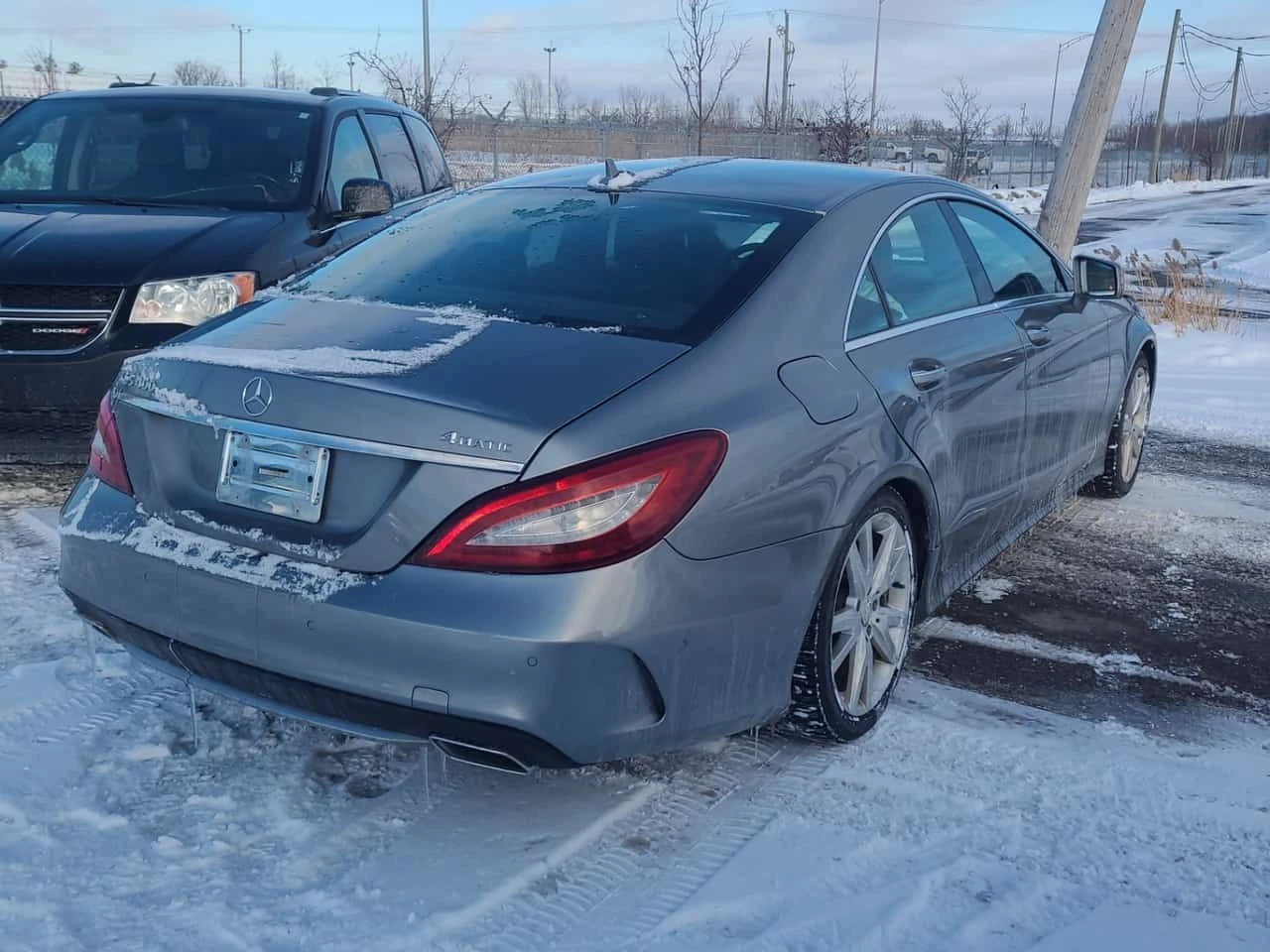 Mercedes-Benz CLS 400 PANO| 360CAM| ДВА КЛЮЧА| ДВА ЧИФТА ГУМИ С ДЖАНТИ| , снимка 3 - Автомобили и джипове - 54649349
